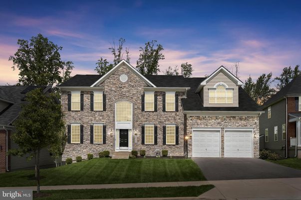 Attached, Exterior, Facade, Brick Traditional
