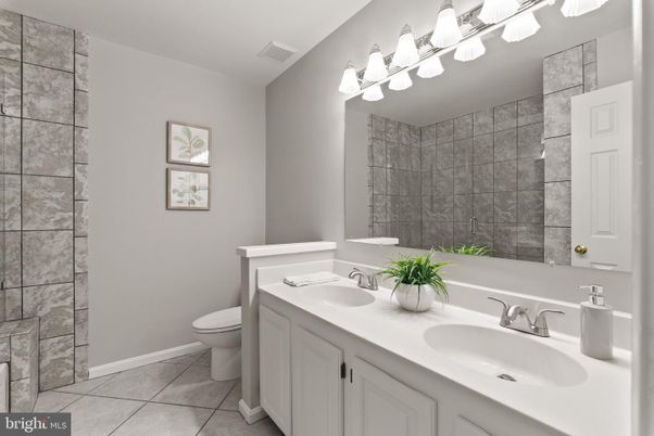 Bathroom, Dual Sink Vanities, Interior