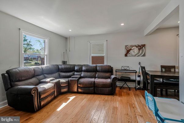 Dining room, Interior, Living room, Recessed Lighting, Wood Texture Flooring