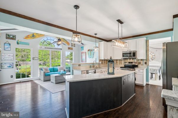 Interior, Kitchen, Pendant Lights, Wood Texture Flooring