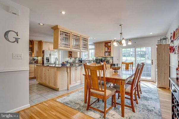Dining room, Interior, Kitchen, Pendant Lights, Recessed Lighting, Wood Texture Flooring