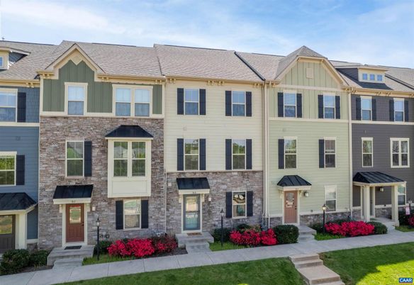 Exterior, Facade, Brick Facade, Rowhouse