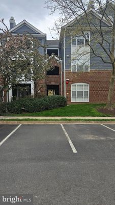 Exterior, Facade, Brick Facade, Rowhouse