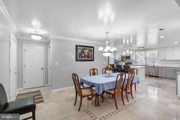 Chandelier, Dining room, Interior, Kitchen, Pendant Lights, Recessed Lighting