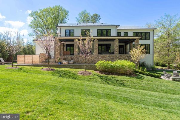 Backyard, Exterior, Facade, Modern