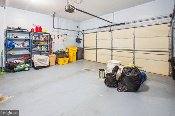 Garage, Interior