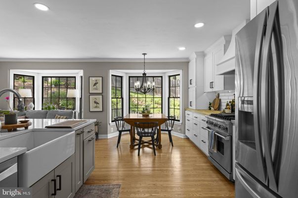 Chandelier, Dining room, Interior, Kitchen, Recessed Lighting, Wood Texture Flooring