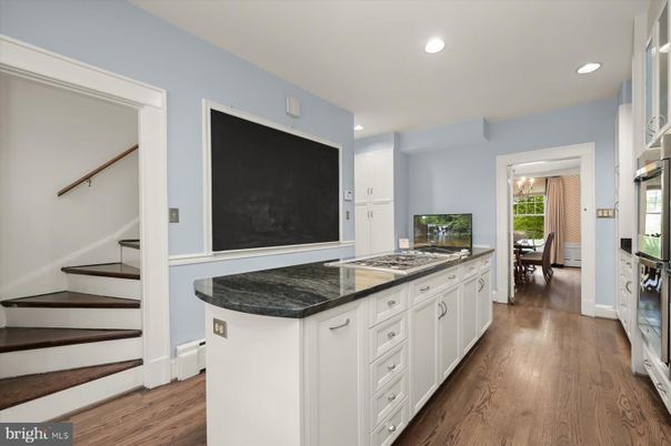 Dining room, Interior, Kitchen, Recessed Lighting, Wood Texture Flooring