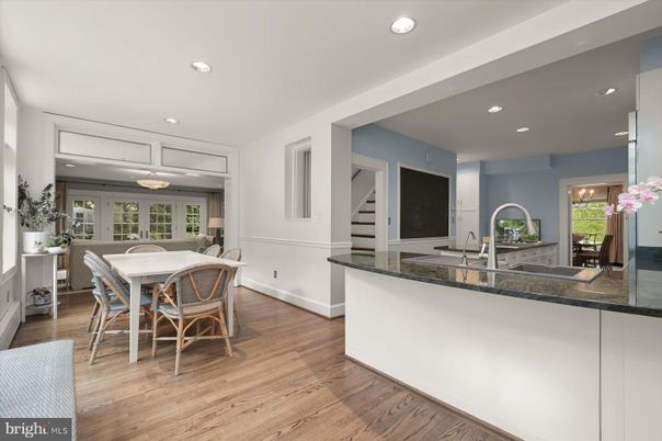 Dining room, Interior, Kitchen, Recessed Lighting, Wood Texture Flooring