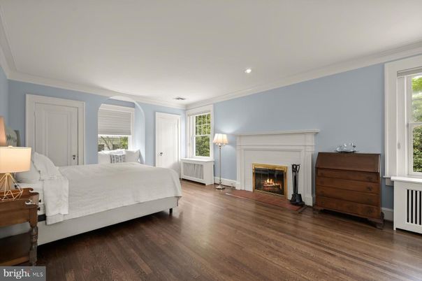 Bedroom, Fireplace, Interior, Recessed Lighting, Wood Texture Flooring