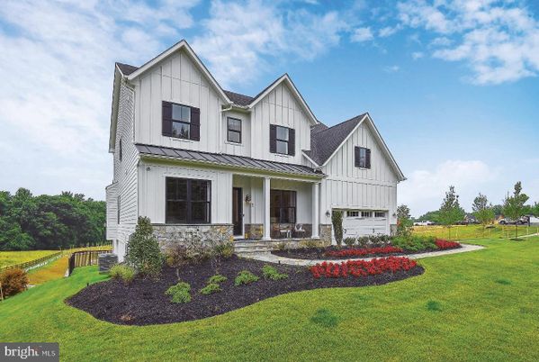 Attached, Exterior, Facade, Farmhouse