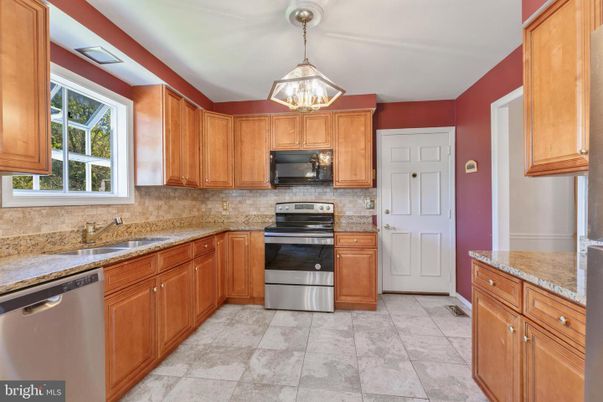 Interior, Kitchen, Pendant Lights, Stainless Steel Appliances