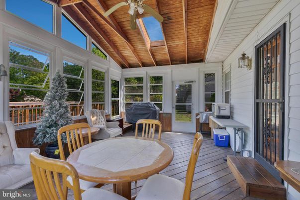 Dining room, Interior, Sun Room, Wooden Beams, Wooden Ceilings, Wood Texture Flooring