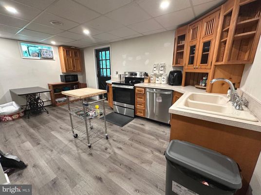 Interior, Kitchen, Recessed Lighting, Wood Texture Flooring