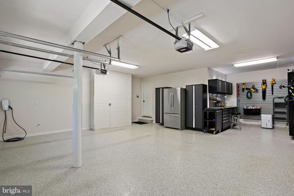 Garage, Interior, Kitchen, Stainless Steel Appliances