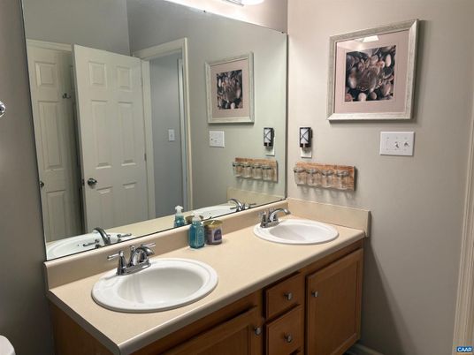 Bathroom, Dual Sink Vanities, Interior