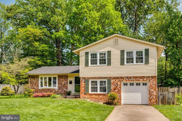 Attached, Exterior, Facade, Brick Facade, Split Level
