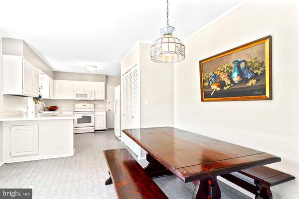 Dining room, Interior, Kitchen, Pendant Lights, Stainless Steel Appliances