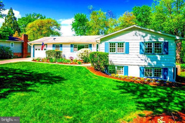 Attached, Backyard, Exterior, Facade, Split Level