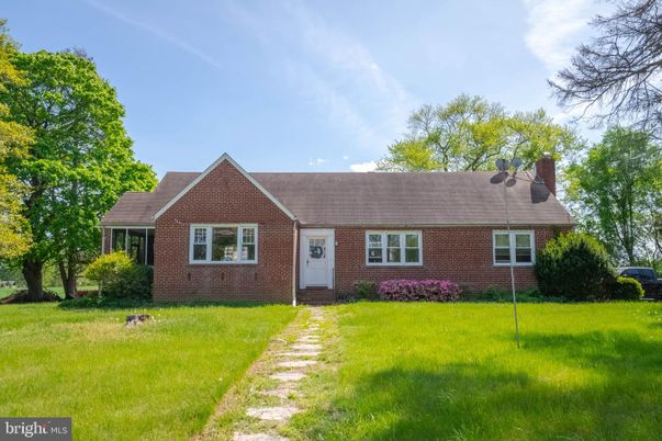 Exterior, Facade, Brick Facade, Cape Cod