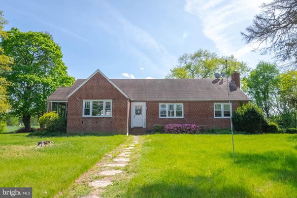 Exterior, Facade, Brick Facade, Cape Cod