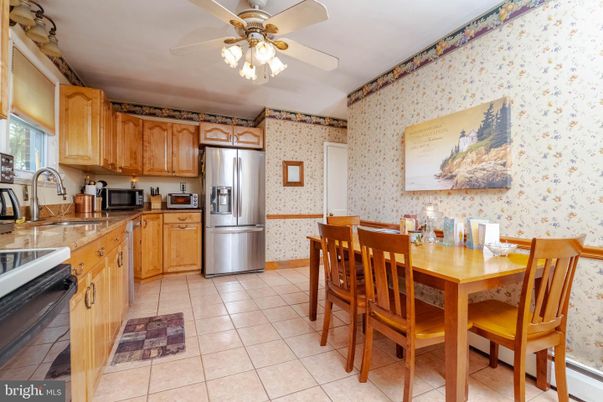Dining room, Interior, Kitchen, Stainless Steel Appliances