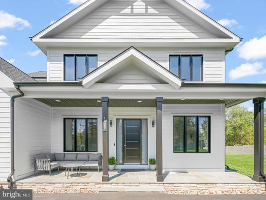 Exterior, Facade, American Craftsman