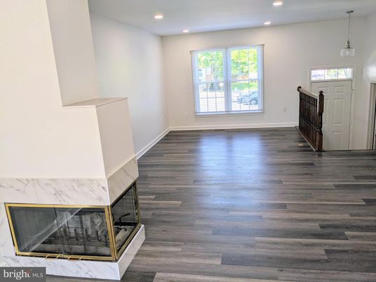 Interior, Pendant Lights, Recessed Lighting, Wood Texture Flooring
