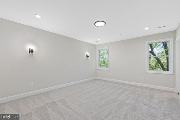 Empty room, Interior, Recessed Lighting
