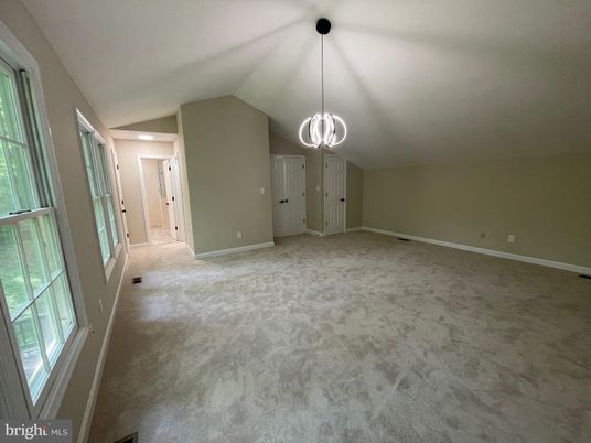 Empty room, Interior, Pendant Lights