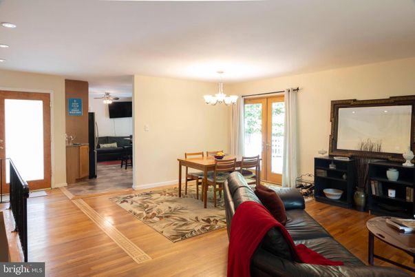 Chandelier, Dining room, Interior, Recessed Lighting, Wood Texture Flooring