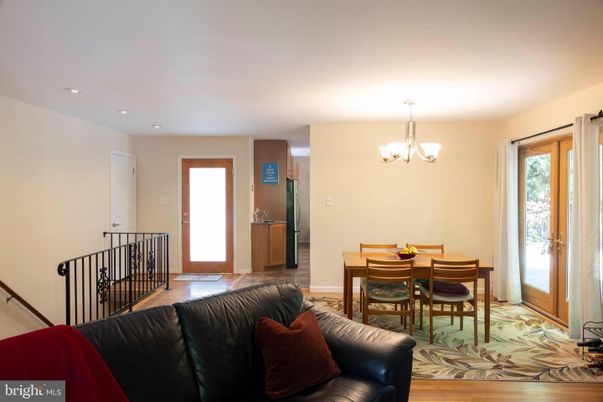 Chandelier, Dining room, Interior, Recessed Lighting, Wood Texture Flooring