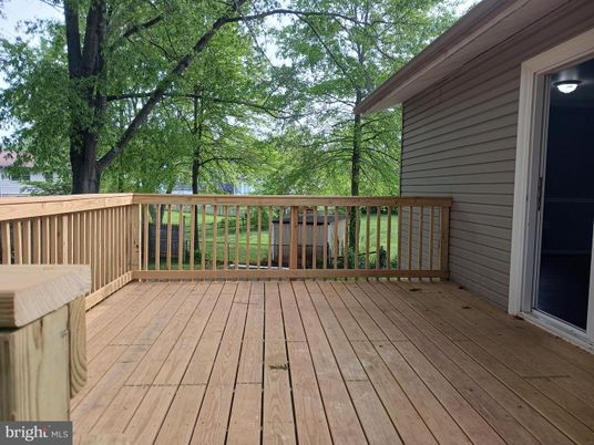 Exterior, Wood Texture Flooring
