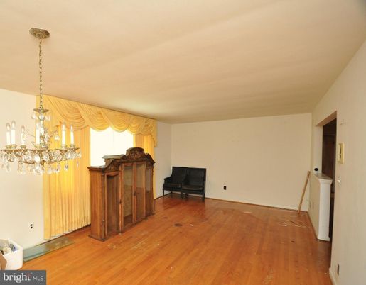 Chandelier, Empty room, Interior, Wood Texture Flooring
