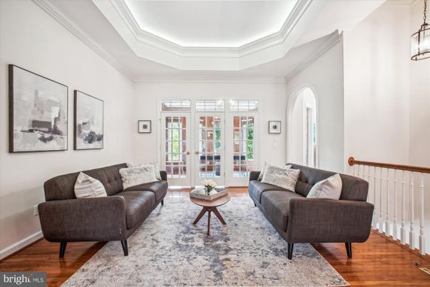 Interior, Living room, Pendant Lights, Wood Texture Flooring
