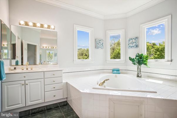 Bathroom, Interior, Tile Countertops