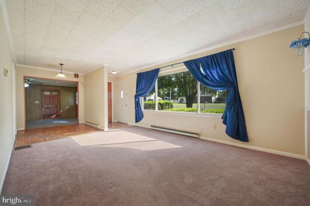Empty room, Interior, Pendant Lights