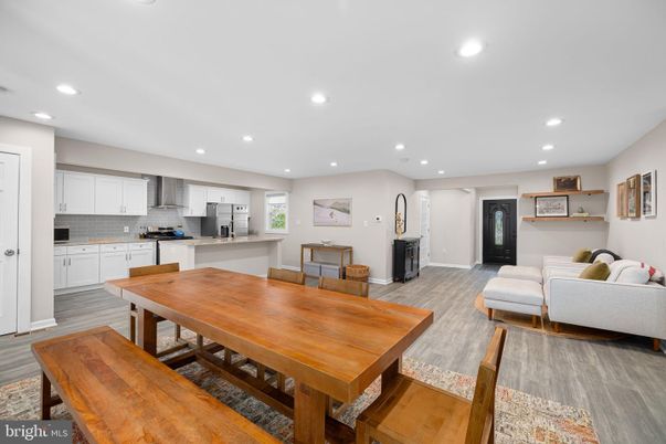 Dining room, Interior, Kitchen, Recessed Lighting, Stainless Steel Appliances, Wood Texture Flooring
