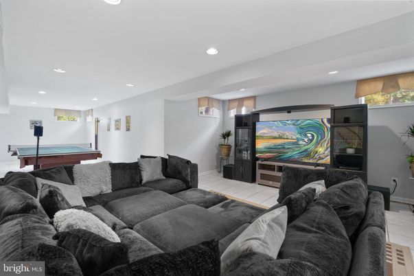 Billiard Table, Game Room, Interior, Living room, Recessed Lighting