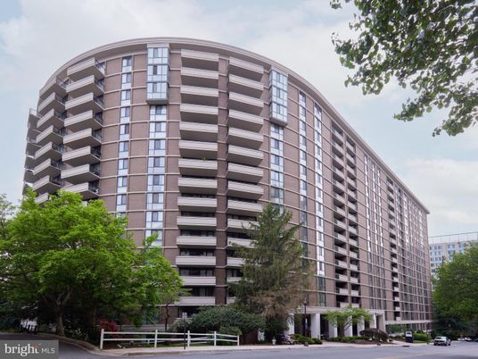 Exterior, Facade, Condo Building
