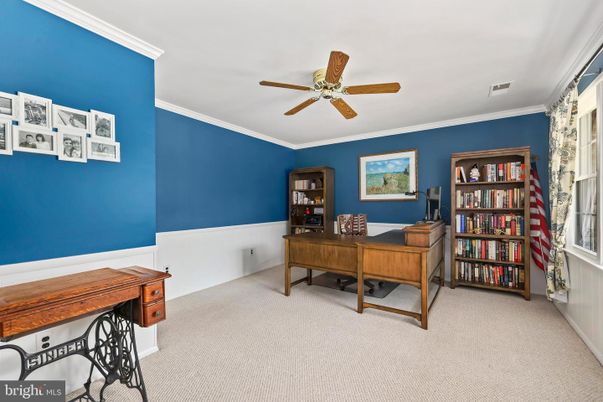 Home Office, Interior
