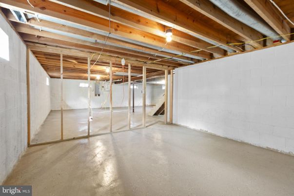 Empty room, Interior, Wooden Beams