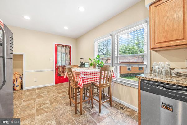 Dining room, Interior, Kitchen, Recessed Lighting