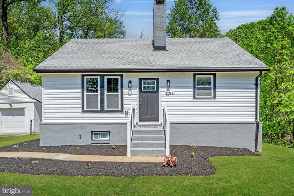 Attached, Detached Garage, Exterior, Facade, Cape Cod