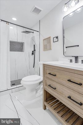 Bathroom, Interior, Recessed Lighting