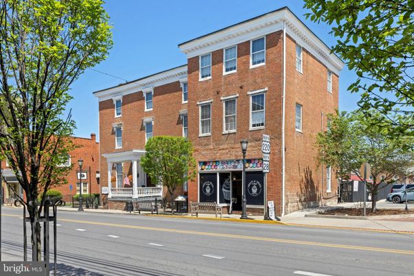 Exterior, Facade, Brick Facade, Rowhouse