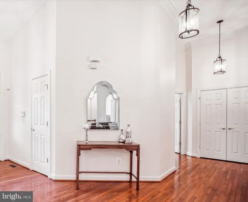 Interior, Pendant Lights, Wood Texture Flooring