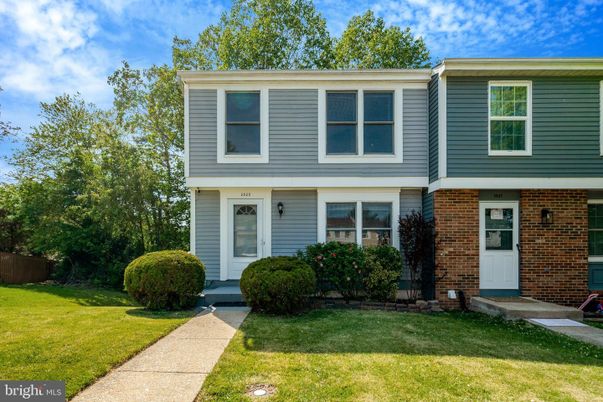Exterior, Facade, Brick Facade, Rowhouse
