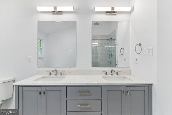 Bathroom, Dual Sink Vanities, Interior