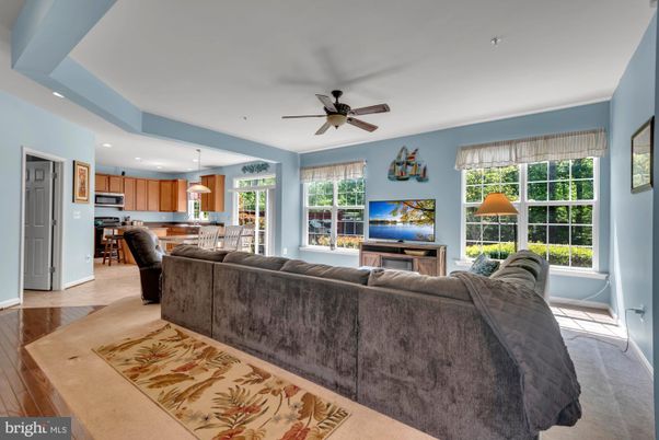 Dining room, Interior, Kitchen, Living room, Pendant Lights, Recessed Lighting, Stainless Steel Appliances